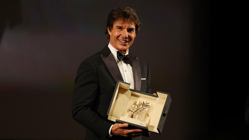 Tom Cruise nhận giải Cành Cọ Vàng danh dự tại LHP Cannes 2022. Ảnh: AFP