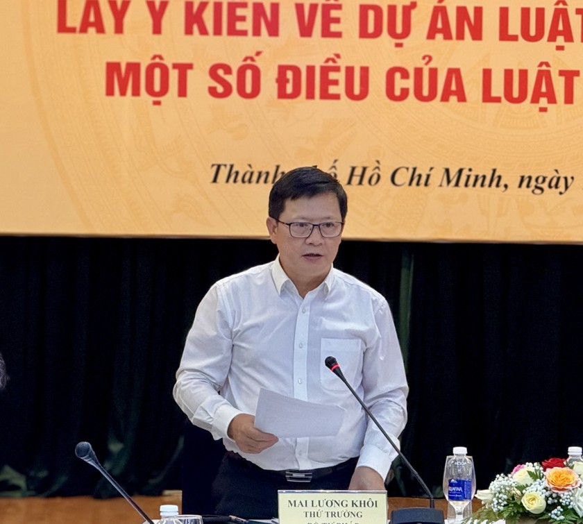 Thứ trưởng Bộ Tư pháp Mai Lương Khôi phát biểu tại Hội thảo