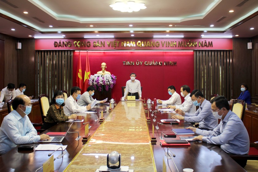 Ông Nguyễn Xuân Ký, Bí thư Tỉnh ủy, Chủ tịch HĐND tỉnh Qunagr Ninh chỉ đạo "phải luôn chủ động trong mọi tình huống khi chống dịch Covid-19".