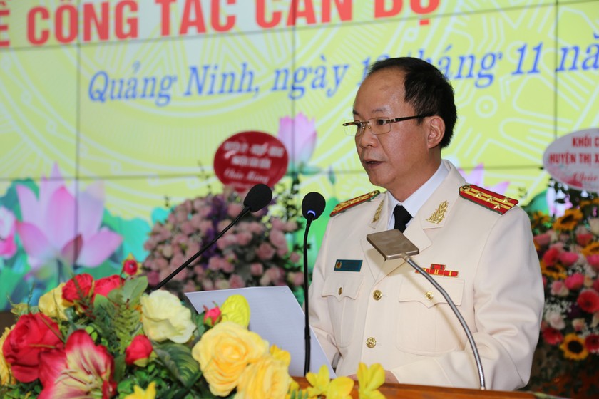 Đại tá Vũ Thanh Tùng, tân Phó Giám đốc Công an tỉnh Quảng Ninh phát biểu tại buổi lễ.