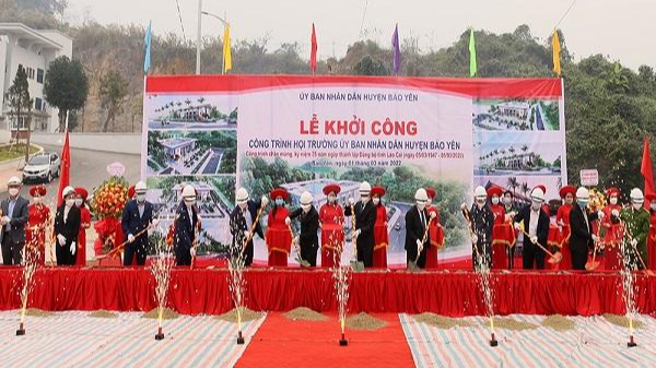 Lễ khởi công công trình Hội trường UBND huyện Bảo Yên. ảnh: baolaocai