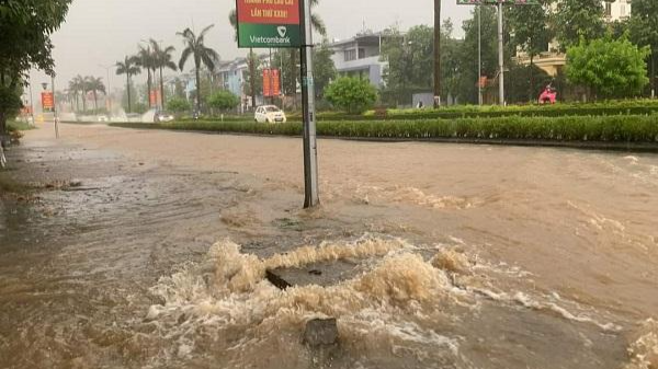 Mưa lớn gây ngập sâu tại thành phố Lào Cai