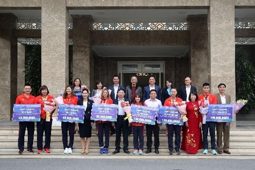 UBND tỉnh Quảng Ninh trao tặng Bằng khen cho HLV, VĐV tham gia SEA Games 30