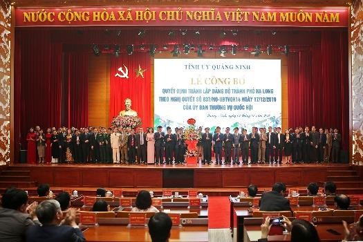 Lễ công bố Đảng bộ thành phố Hạ Long mới trực thuộc Đảng bộ tỉnh Quảng Ninh