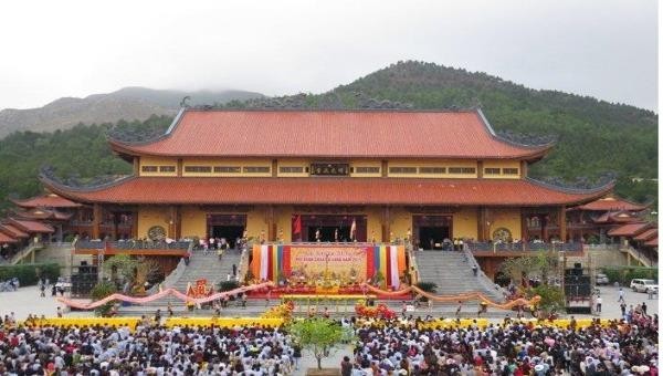 Hội xuân chùa Ba Vàng là một trong những lễ hội lớn của TP Uông Bí, tỉnh Quảng Ninh dịp đầu xuân nhưng năm nay sẽ tạm dừng để đảm bảo công tác phòng, chống dịch bệnh viêm phổi cấp do chủng mới của virus Corona