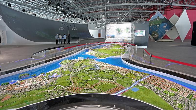 Sa hình trưng bày một số quy hoạch, kiến trúc, xây dựng đô thị, khu kinh tế Quảng Ninh.