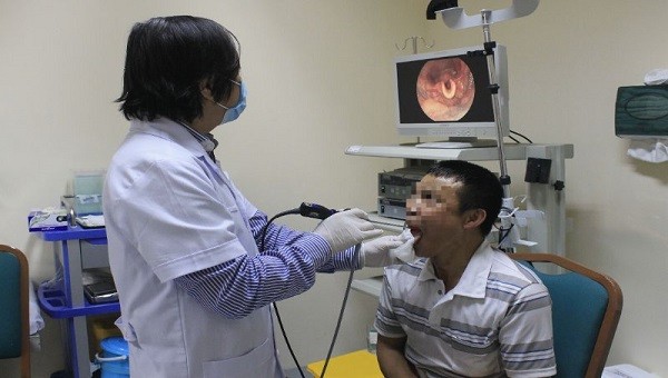 Bệnh nhân được các bác sĩ thăm khám (ảnh: BVCC)