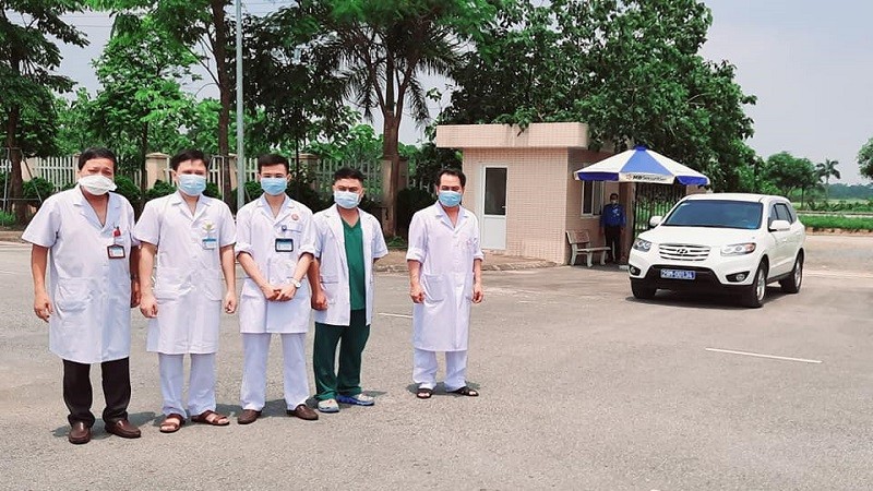 1 bác sĩ và 2 điều dưỡng của Bệnh viện Phổi TW đến hỗ trợ Bệnh viện Bệnh Nhiệt đới TW.