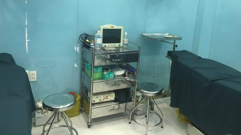Trang thiết bị tại cơ sở phẫu thuật thẩm mỹ "chui". Ảnh: Thanh Tra Sở Y tế TP HCM