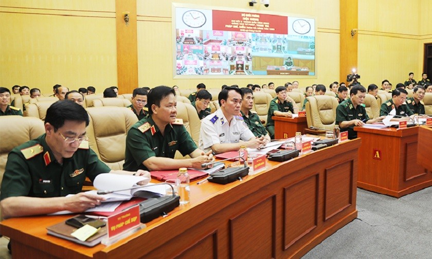 Các đại biểu tham dự hội nghị tại điểm cầu Trụ sở Bộ Quốc phòng. 