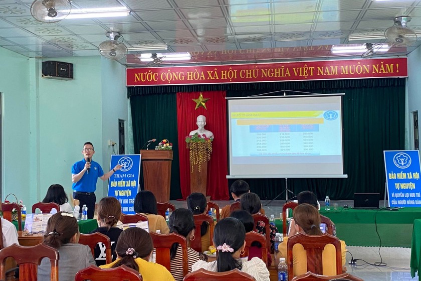 Một buổi tuyên truyền tham gia Bảo hiểm xã hội tự nguyện tại xã Tiên Cảnh, huyện Tiên Phước, tỉnh Quảng Nam.