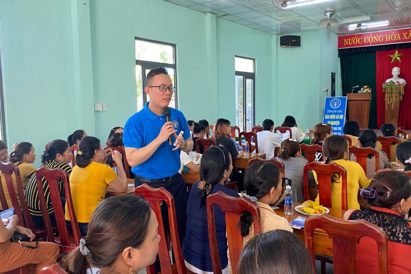 Tuyên truyền tham gia BHXH tự nguyện tại xã Tiên Cảnh, huyện Tiên Phước, tỉnh Quảng Nam.