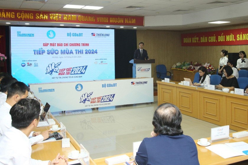 Buổi gặp mặt báo chí, triển khai Chương trình “Tiếp sức mùa thi” 2024 được tổ chức sáng (16/4), tại Hà Nội.
