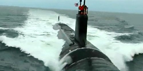Tàu ngầm USS John Warner chạy thử trên biển