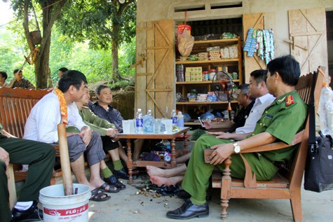 Cuộc họp án bất thường ngay tại thôn Cài lúc 16h ngày 14/8. Đến 10h35' ngày 15/8, đối tượng vụ án là Đặng Văn Hùng bị bắt cách hiện trường chừng 15km theo đường rừng.