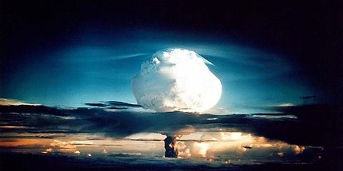 Vụ thử bom nhiệt hạch đầu tiên của Mỹ trên quần đảo Marchalls năm 1952. Ảnh: NYTimes.