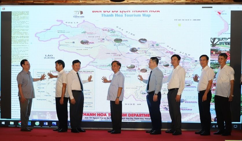 Nghi thức công bố tuyến du lịch kết nối các huyện Yên Định, Cẩm Thuỷ, Vĩnh Lộc, Thọ Xuân. 