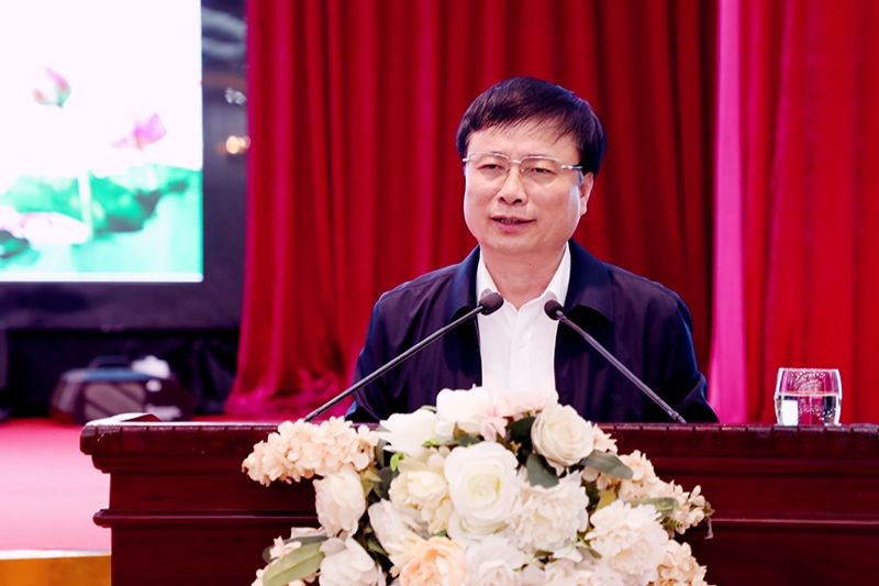Phó Chủ tịch UBND tỉnh Nghệ An Bùi Đình Long phát biểu tại buổi họp báo (Ảnh: Thiên Ý)