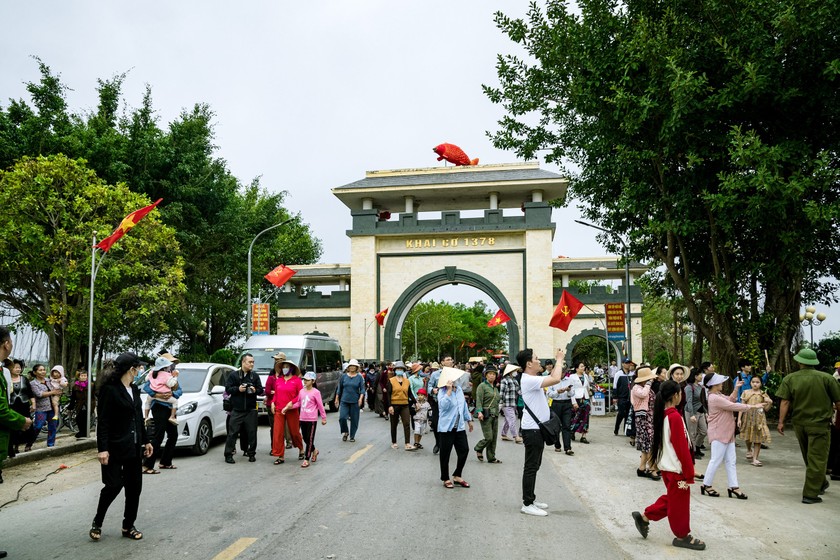 Cổng làng Quỳnh Đôi, huyện Quỳnh Lưu.