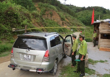 Chốt kiểm tra liên ngành tại Hóa Sơn đã khống chế được nạn khai thác lâm sản trái phép ở vùng rừng này.