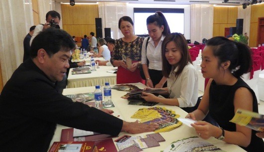 Các doanh nghiệp du lịch Việt Nam và Thái Lan giới thiệu, hợp tác các sản phẩm du lịch của 2 nước.
