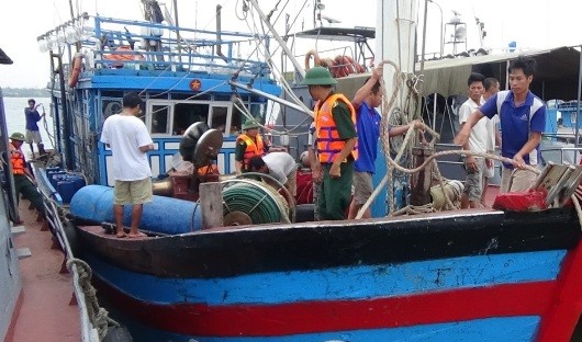 Một tàu cá gặp nạn được BĐBP Quảng Bình cứu hộ thành công.