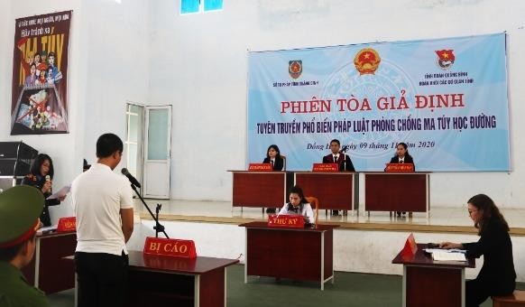 Phiên tòa giải định được tổ chức tại Trường THPT Dân tộc nội trú tỉnh Quảng Bình.