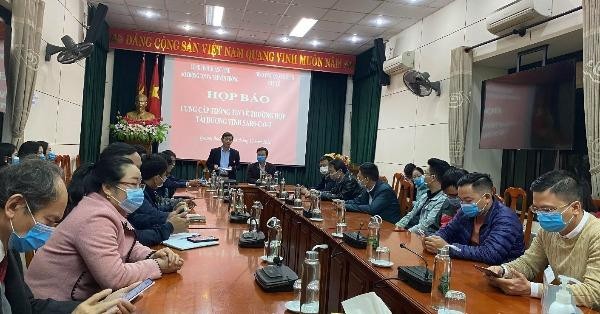 Quảng  Bình tổ chức họp báo cung cấp thông tin ngay sau khi có công bố trường hợp tái dương tính với SARS-CoV-2.
