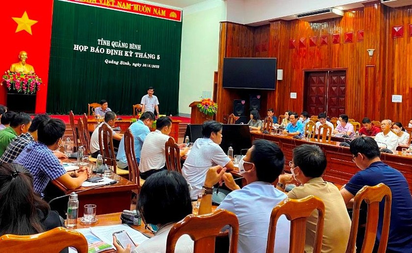Buổi họp báo thông tin về chương trình hoạt động Kỷ niệm 65 năm ngày Bác Hồ về thăm Quảng Bình.