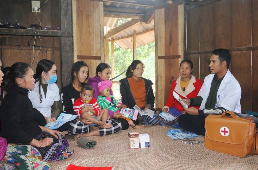 Hoạt động tuyên truyền, tư vấn chăm sóc sức khỏe tại thôn bản cho đồng bào dân tộc thiểu số được triển khai thường xuyên tại Quảng Bình.