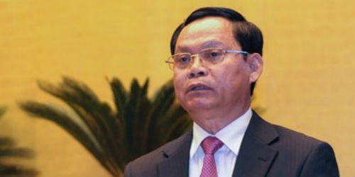 Tổng Thanh tra Chính phủ Huỳnh Phong Tranh trình bày báo cáo của Chính phủ về công tác phòng, chống tham nhũng năm 2015 