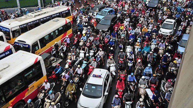 Theo lộ trình, đến thời điểm năm 2030, Hà Nội sẽ dừng hoạt động xe máy trong khu vực nội đô. Ảnh: Thành An
