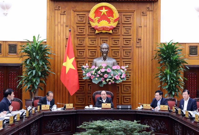 Thủ tướng Chính phủ Nguyễn Xuân Phúc chủ trì cuộc họp về các giải pháp tháo gỡ khó khăn cho ngành mía đường. Ảnh: VGP