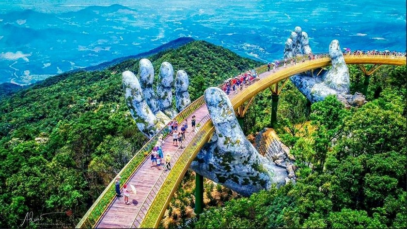 Cầu Vàng - một điểm du lịch ở Đà Nẵng nổi tiếng thế giới.