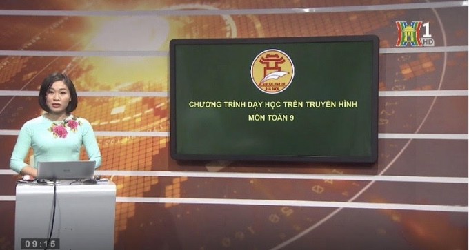 Sở GD&ĐT TP Hà Nội phối hợp với Đài Truyền hình Hà Nội tổ chức dạy học cho học sinh từ lớp 4 trên sóng truyền hình.
