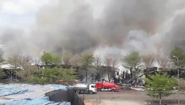 Đám cháy lớn bùng phát tại một Kho hàng chứa 18.000 tấn điều trong Khu công nghiệp Phú Mỹ 1 (Thị xã Phú Mỹ, tỉnh Bà Rịa - Vũng Tàu)