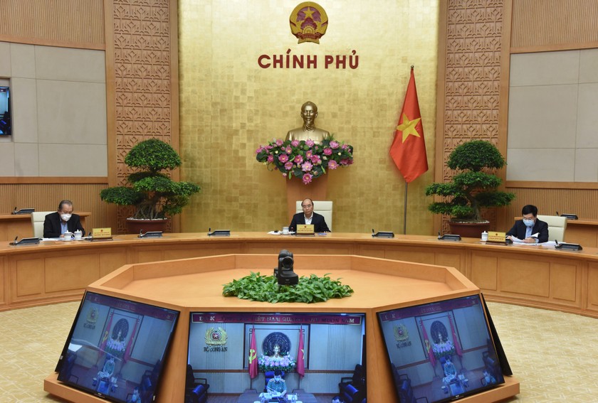 Thủ tướng Nguyễn Xuân Phúc chủ trì cuộc họp Thường trực Chính phủ. Ảnh: VGP
