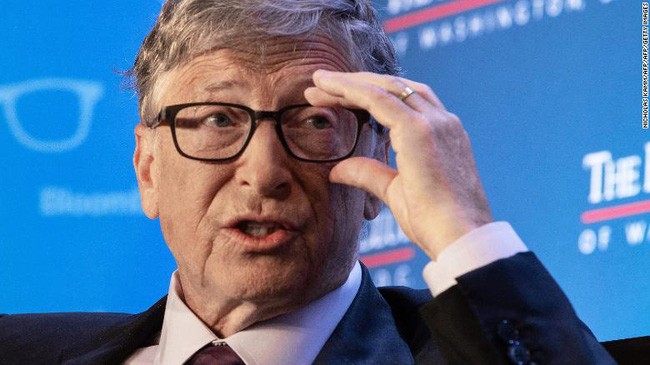 Bill Gates chỉ trích Tổng thống Donald Trump vì tạm dừng 400 triệu USD tài trợ cho WHO khi "thế giới đang cần WHO hơn bao giờ hết". Ảnh: VTV