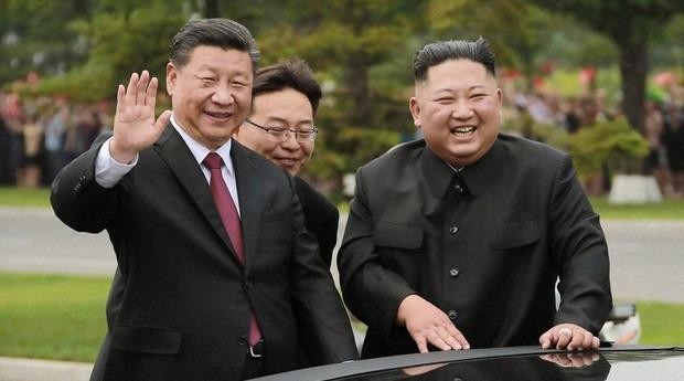 Chủ tịch Trung Quốc Tập Cận Bình và Chủ tịch Triều Tiên Kim Jong-un tại Bình Nhưỡng ngày 21/6/2019. Ảnh: KCNA/KyodoNews
