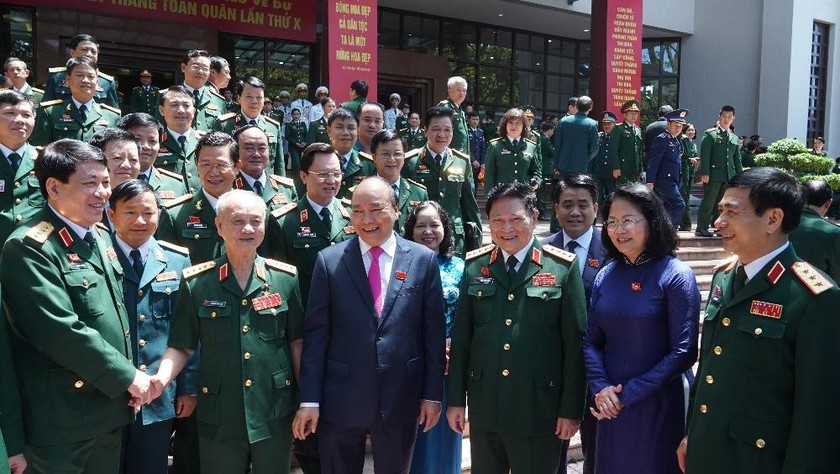 Thủ tướng Nguyễn Xuân Phúc gặp gỡ các đại biểu trước Đại hội. VGP/Quang Hiếu