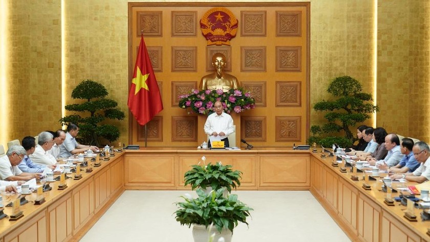Thủ tướng Nguyễn Xuân Phúc phát biểu kết luận cuộc họp. Ảnh: VGP/Quang Hiếu