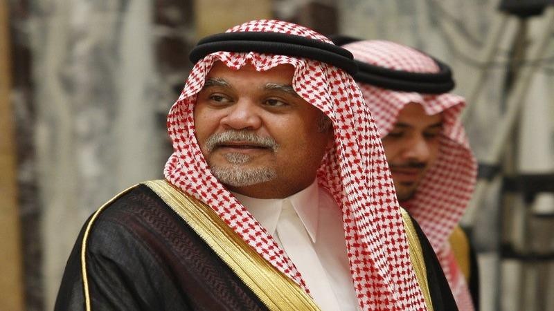Hoàng tử Ả Rập Xê Út Bandar bin Sultan tại cung điện của ông ở Riyadh, Ả Rập Xê Út ngày 4/6/2008. Ảnh: AFP