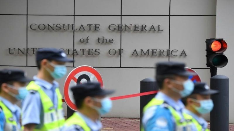 Trung Quốc đã "trả đũa" sau khi Bộ Ngoại giao Hoa Kỳ đã áp đặt nhiều vòng hạn chế đối với đại sứ quán và lãnh sự quán Trung Quốc tại Hoa Kỳ và nhân viên của Trung Quốc.