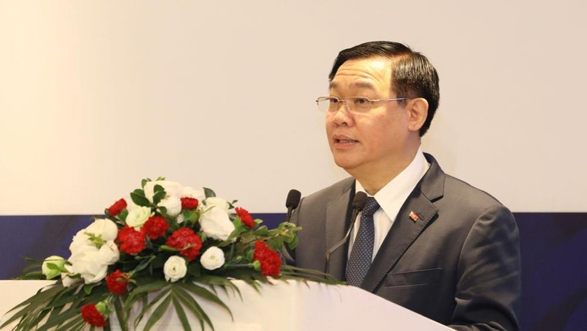 Bí thư Thành ủy Vương Đình Huệ phát biểu tại Tọa đàm.