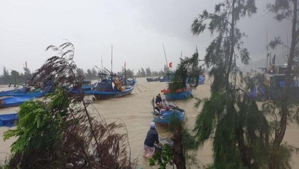 Học sinh Đà Nẵng tiếp tục nghỉ học từ 12/10 do ảnh hưởng của bão số 6.