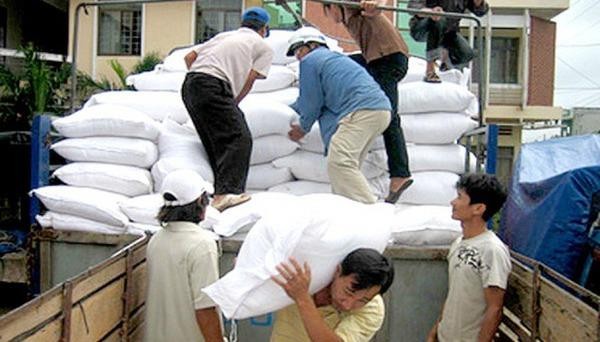 4 tỉnh nhận được gạo hỗ trợ cứu đói do mưa lũ. Ảnh minh hoạ: VTV