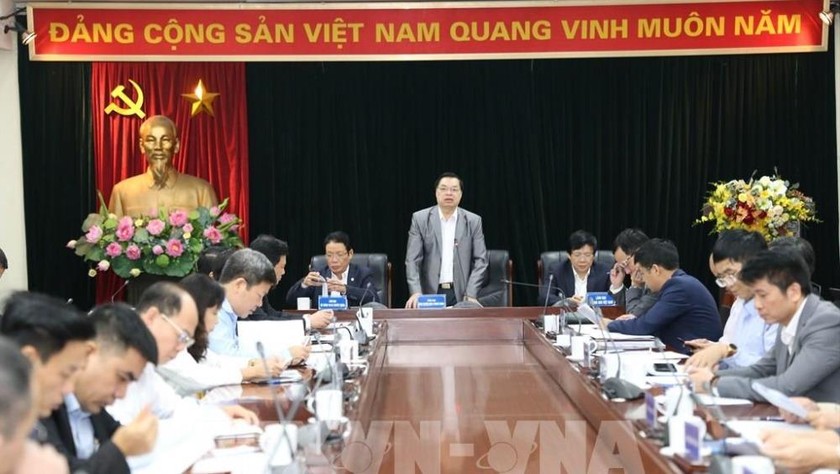 Đồng chí Lê Mạnh Hùng - Phó Trưởng ban Tuyên giáo Trung ương phát động quyên góp ủng hộ đồng bào miền Trung.