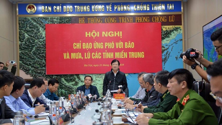 Phó Thủ tướng Trịnh Đình Dũng phát biểu chỉ đạo tại Hội nghị. Ảnh QĐND