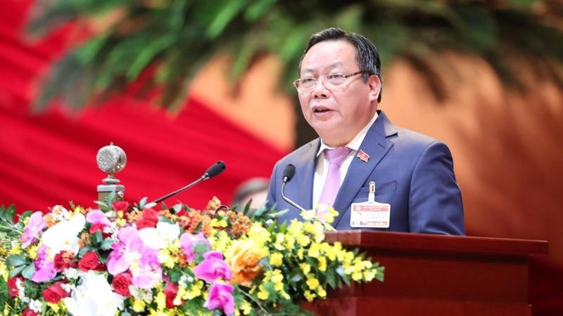 Ông Nguyễn Văn Phong - Phó Bí thư Thành ủy Hà Nội trình bày tham luận của Thành ủy Hà Nội tại Đại hội XIII của Đảng.