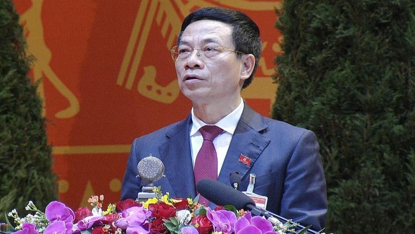 Ông Nguyễn Mạnh Hùng, Ủy viên Trung ương Đảng, Bộ trưởng Bộ Thông tin và Truyền thông trình bày Tham luận tại Đại hội Đảng toàn quốc lần thứ XIII, sáng 28/1.